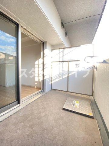 大阪市東淀川区東中島２丁目の賃貸マンションのバルコニー