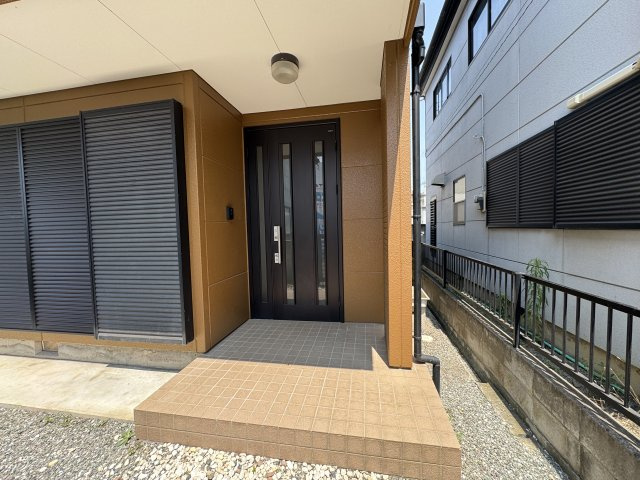 高崎市中居町　中古住宅の玄関|高崎市中居町　中古住宅