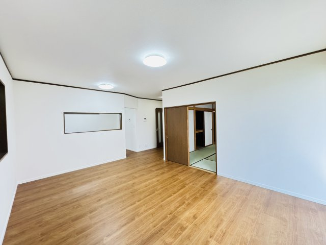 高崎市中居町　中古住宅の居間・リビング|高崎市中居町　中古住宅