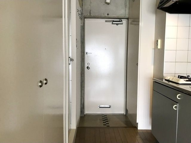 アルコすくもの玄関