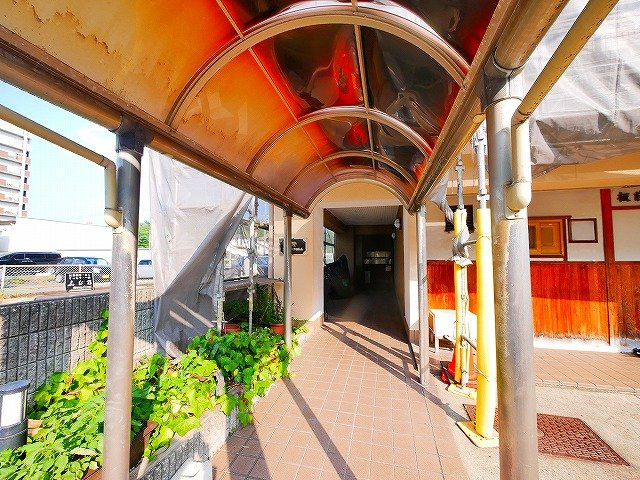 シオン平城山のエントランス