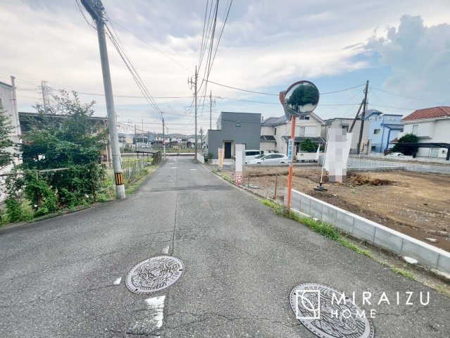 【周辺】 | 前面道路☆運転が不安な方も安心な前面道路、きちんと幅員のある道路は女性にも安心です。整備されている道路は気持ちも良いですね♪