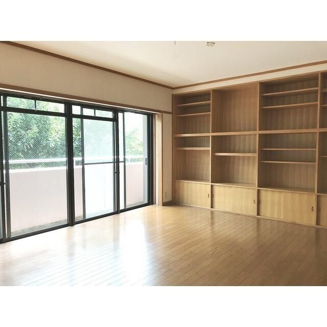 アーバン・ドヌールの居間・リビング