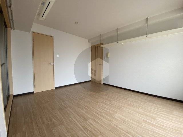エムプラザ布施2番館の居間・リビング