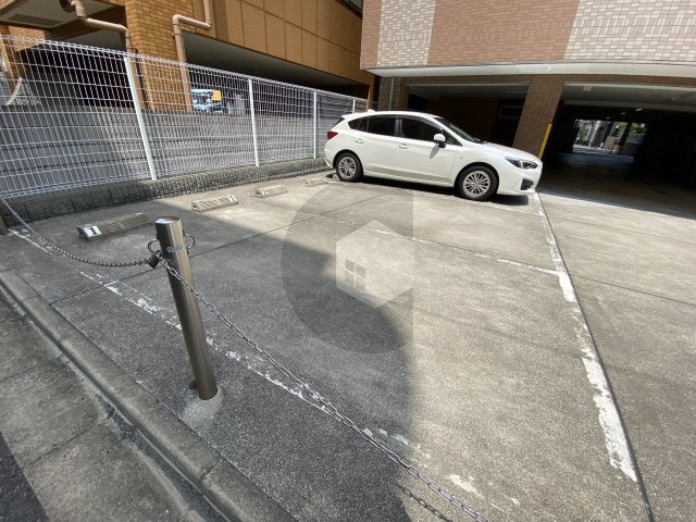 エムプラザ布施2番館の駐車場