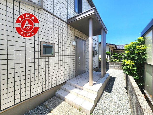 福岡市東区三苫2丁目の玄関|おでかけの時も帰った時も、「我が家」を最初に感じでもらえる素敵な空間に。