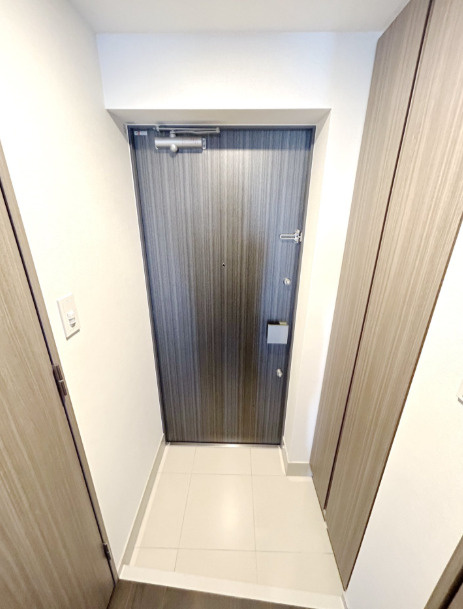 ＬＩＭＥＲＥＳＩＤＥＮＣＥ　ＨＩＫＩＦＵＮＥの玄関