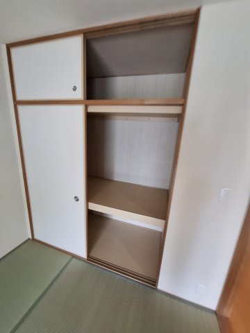 甲子園六石町ハイツの収納