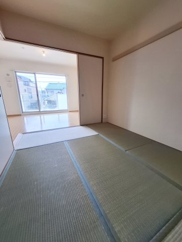 甲子園六石町ハイツの和室
