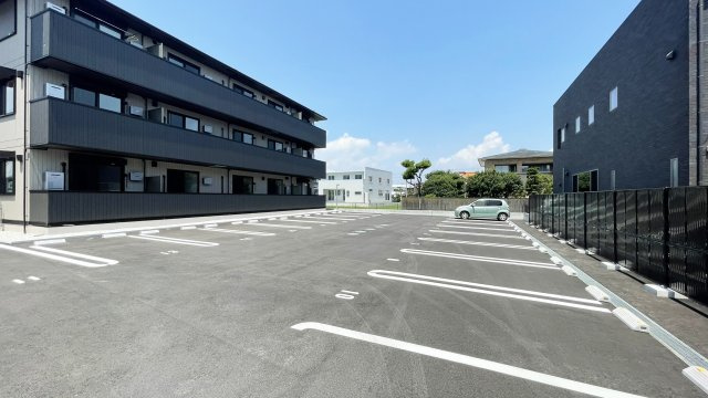フィオーレガーデン北田宮 Aの駐車場