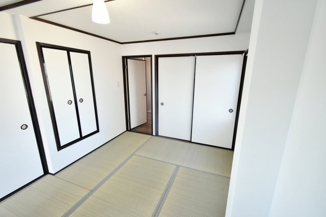 西田町テラスハウスの和室