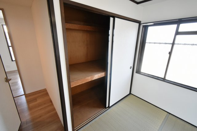 西田町テラスハウスの収納