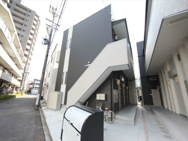 Creo堀田弐番館のエントランス