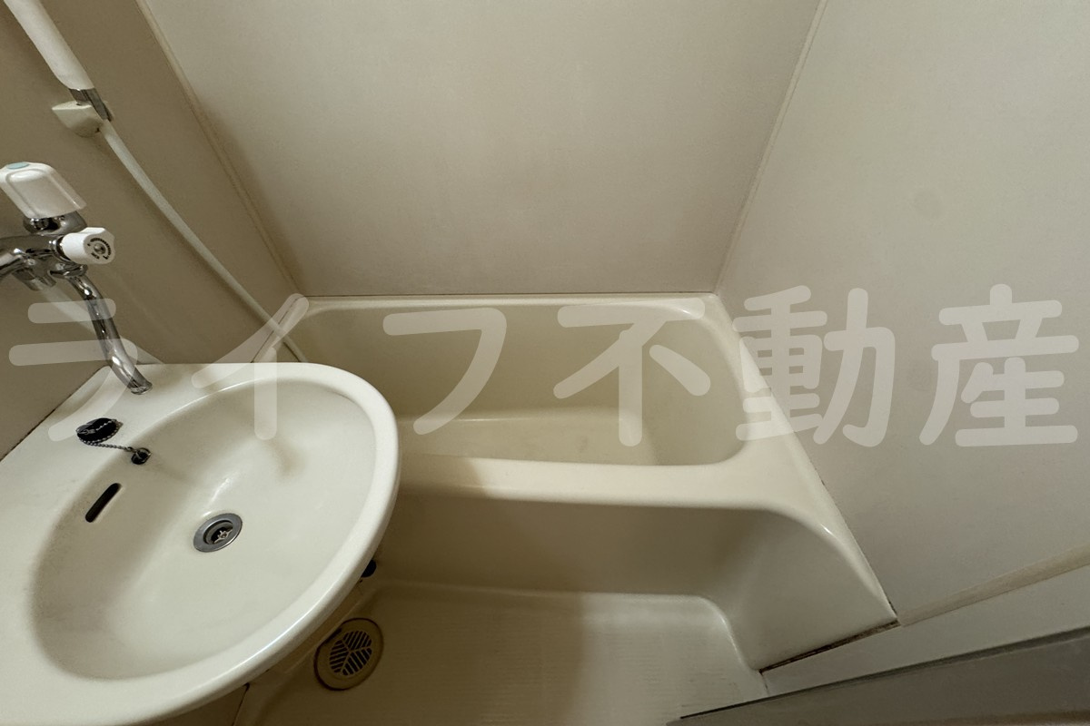 シャトーバーデンバーデンの浴室|お風呂です