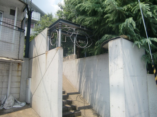 モンスフェール篠原北町のエントランス