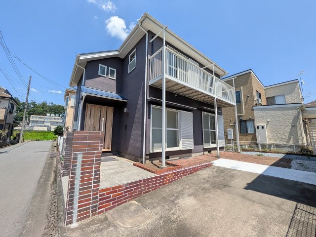 八王子市　中野町　中古戸建ての外観|～内装・外構リフォーム済　2台駐車可能　小中学校徒歩10分県圏内～