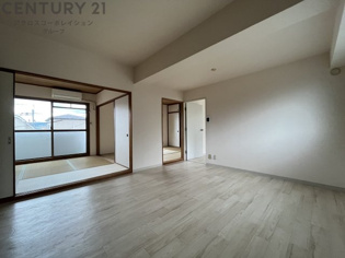 パープルツィン園田の居間