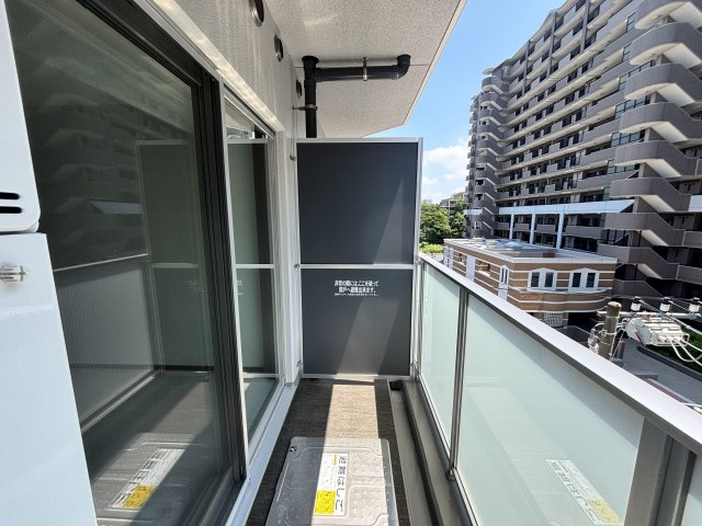 開放的で明るいバルコニーです★