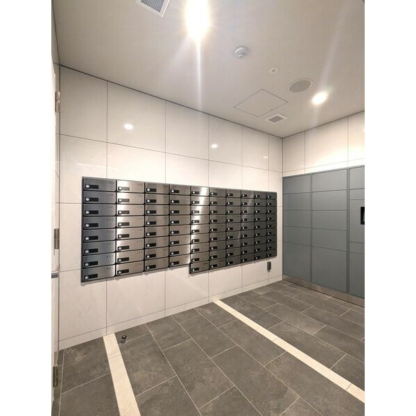名古屋市中区新栄１丁目の賃貸マンションのエントランス