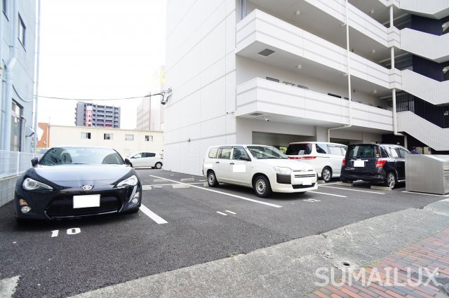 熊本市中央区紺屋町１丁目の賃貸マンションの駐車場