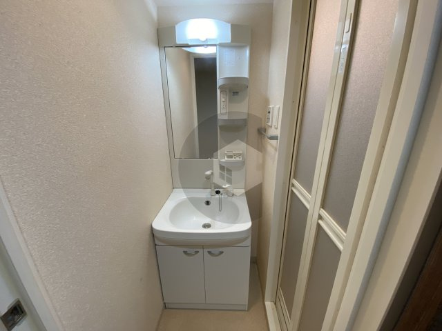 Luxe布施南の独立洗面台