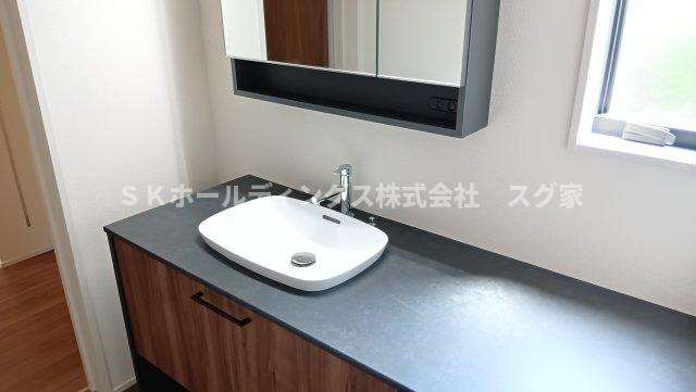 南丹市園部町城南町新築戸建て住宅の独立洗面台