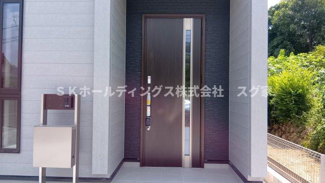 南丹市園部町城南町新築戸建て住宅の玄関