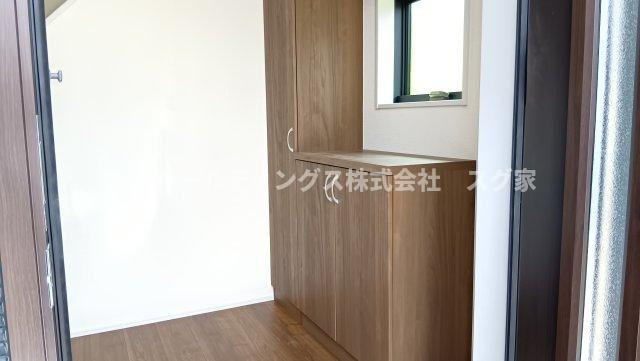 南丹市園部町城南町新築戸建て住宅の玄関