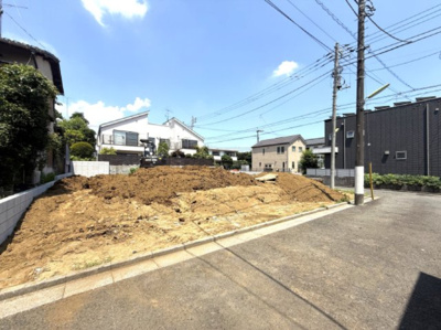 【外観】 | 【仲介手数料５００万円が無料！】■成城学園駅１６分■４ＬＤＫ■車庫２台 | 決算特別キャンペーン！
家計応援サービスの限界に挑戦中！
「物件概要」の「諸費用」欄をご覧下さい！
■成城学園駅１６分
■祖師ヶ谷大蔵駅１６分
■４ＬＤＫ
■車庫２台