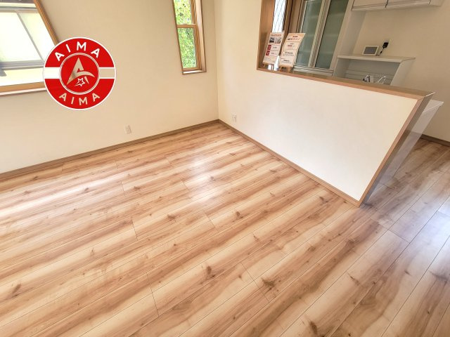 福岡市早良区東入部1丁目のダイニング|キッチンから立ち込める香りが今日の料理を期待させます。