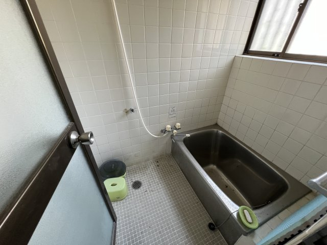 津山口　中古住宅　3DK＋事務所の浴室