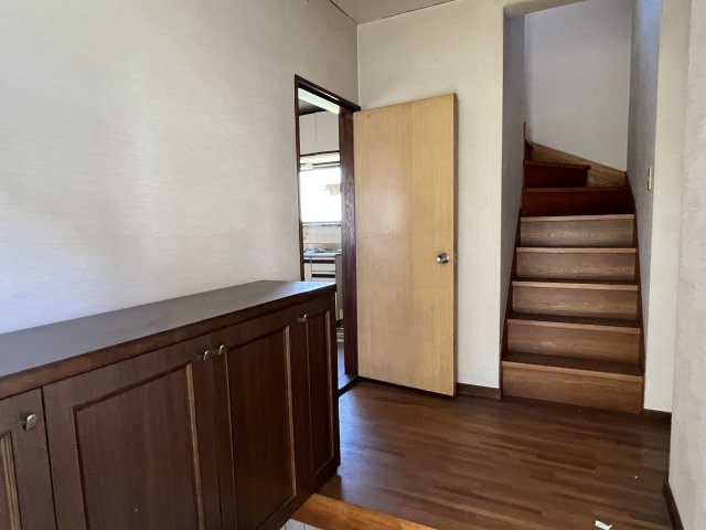 津山口　中古住宅　3DK＋事務所の玄関