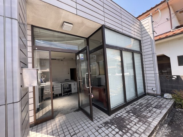 津山口　中古住宅　3DK＋事務所の外観|事務所入口