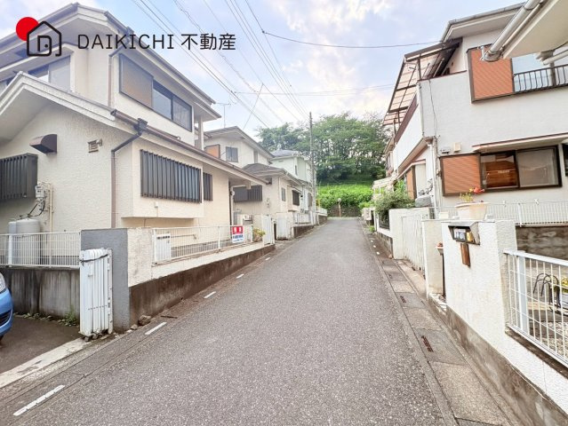 【前面道路含む現地写真】 | 毛呂山町大谷木　中古戸建