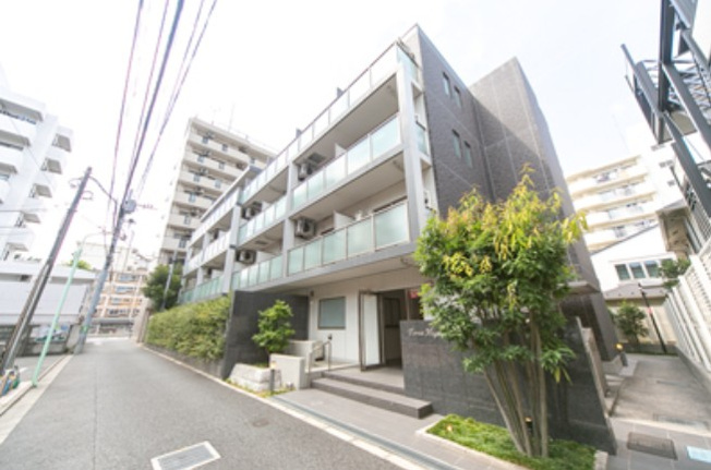【外観】 | フォレスト東高円寺 | 鉄筋コンクリート造のがっちりとした建物。