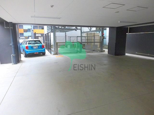 プレスタイル博多駅南2の駐車場