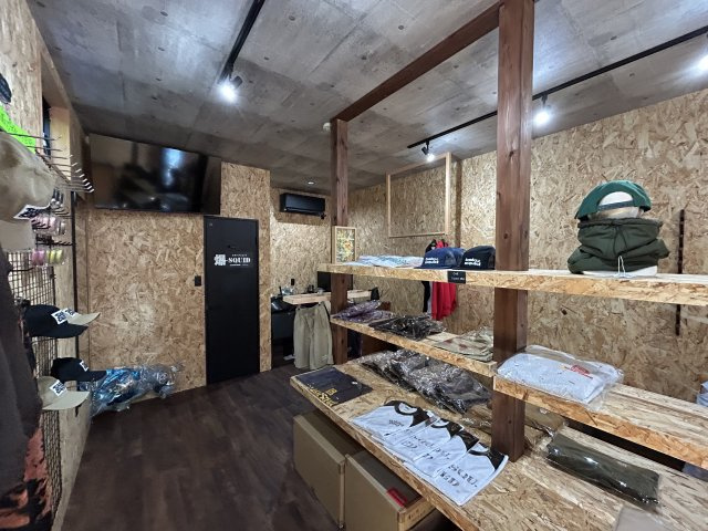 那賀川町上福井南川渕　売店舗　の内装