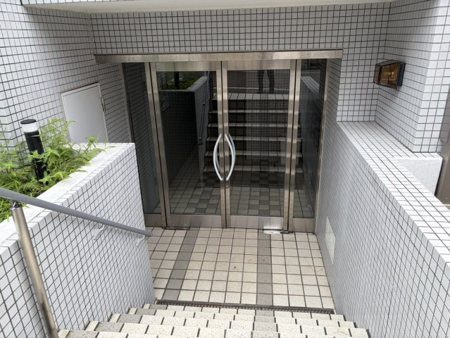 スカイハイツゆうなのエントランス