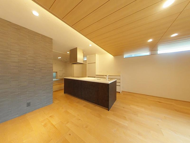 高知市福井扇町　中古戸建ての居間・リビング