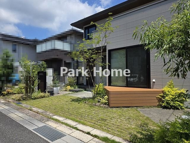 高知市福井扇町　中古戸建ての駐車場