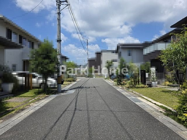 高知市福井扇町　中古戸建ての前面道路含む現地写真