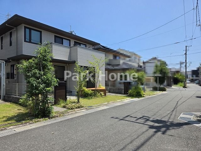 高知市福井扇町　中古戸建ての前面道路含む現地写真