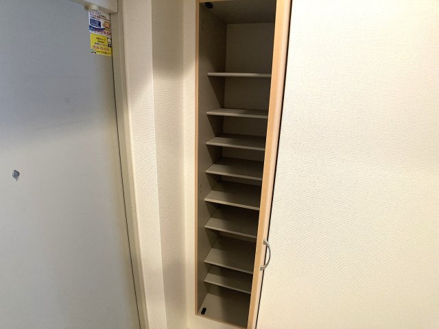 ルミエール兵庫の玄関|大きなシューズＢＯＸ