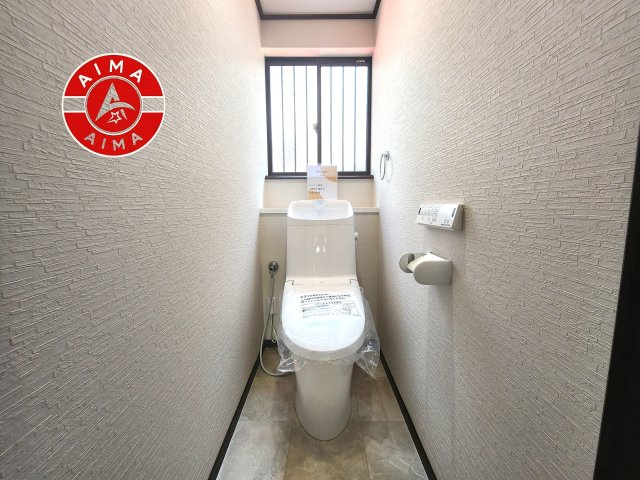 福岡市東区舞松原6丁目のトイレ|毎日使う場所だからこそ、シンプルで落ち着く空間に。