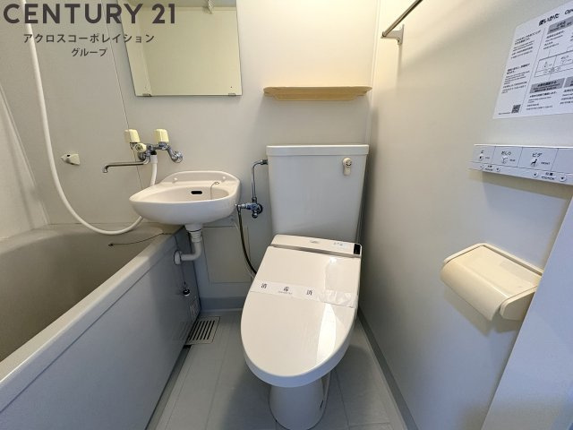 浴室内にトイレがあります☆
