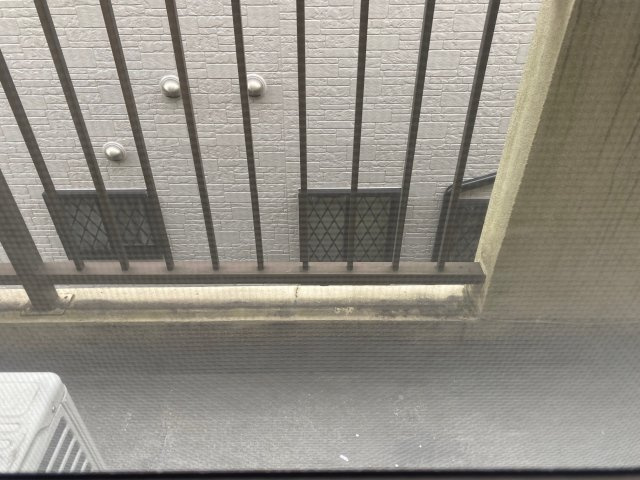 千葉市若葉区貝塚２丁目のアパートのバルコニー