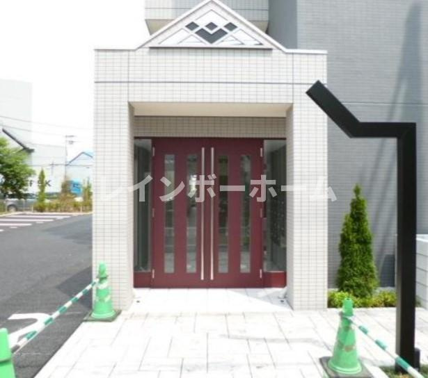 サンライズ氷川町のエントランス