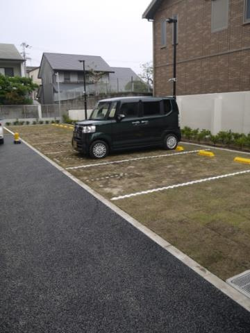 ラ・ビィNAKAZENの駐車場
