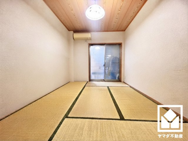 南区吉祥院車道町の和室|※本画像は空室時の写真を加工し、家具・小物等を撤去したイメージです。
実際の仕様とは異なる場合がございます。