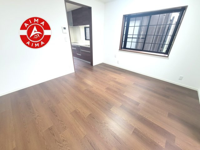 福岡県福岡市南区柳河内１丁目　1棟のダイニング|キッチンから立ち込める香りが今日の料理を期待させます。
